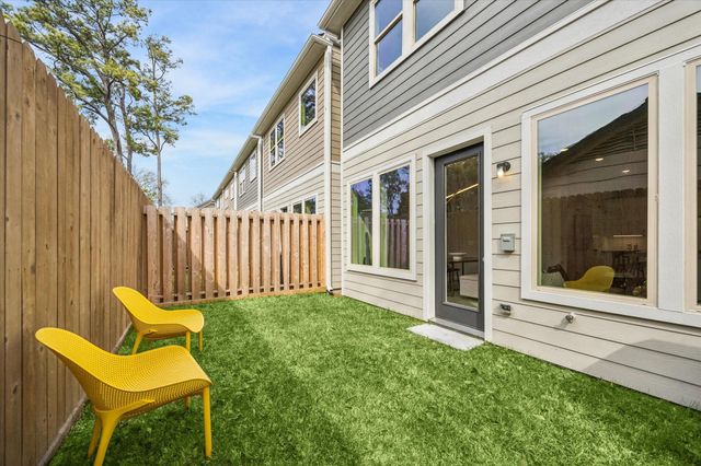 5213 Amber Sunrise Drive, Houston, TX 77018