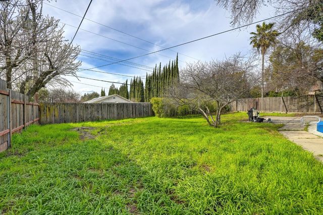 4009 Fairwood Way, Carmichael, CA 95608