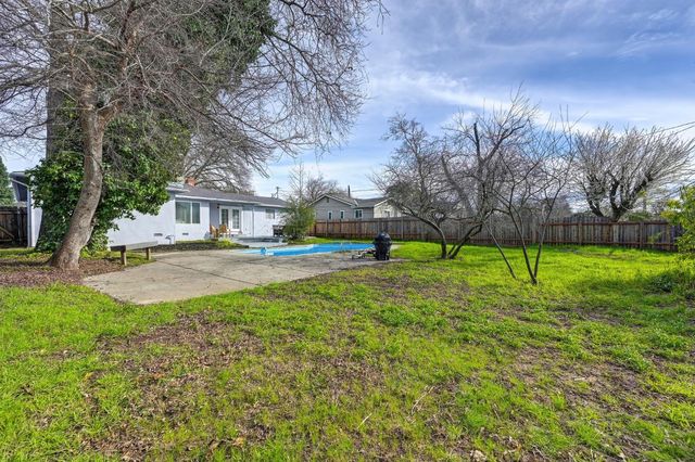 4009 Fairwood Way, Carmichael, CA 95608