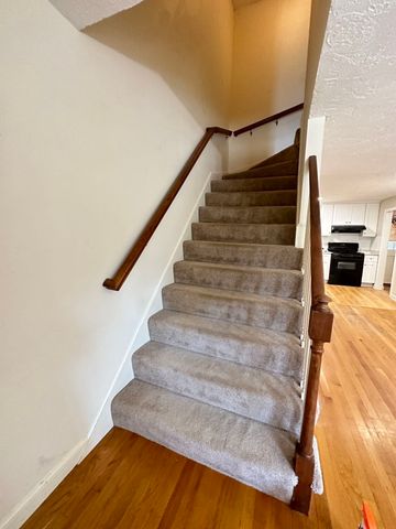 30 Harris St 5, Acton, MA 01720
