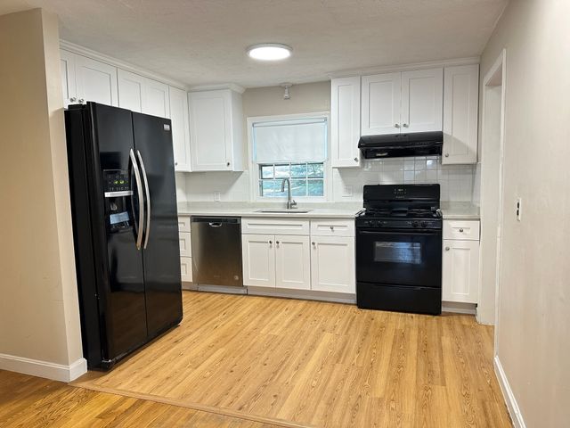 30 Harris St 5, Acton, MA 01720