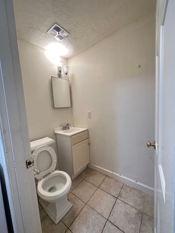 30 Harris St 5, Acton, MA 01720