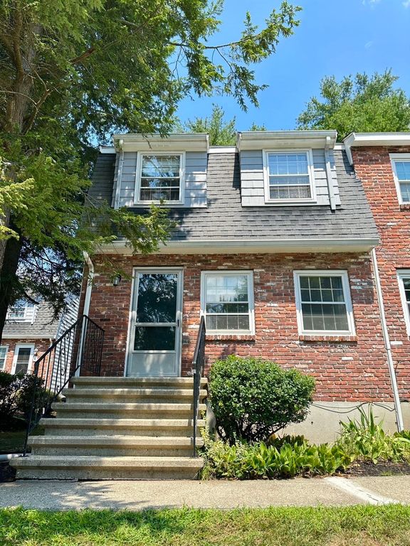 30 Harris St 5, Acton, MA 01720