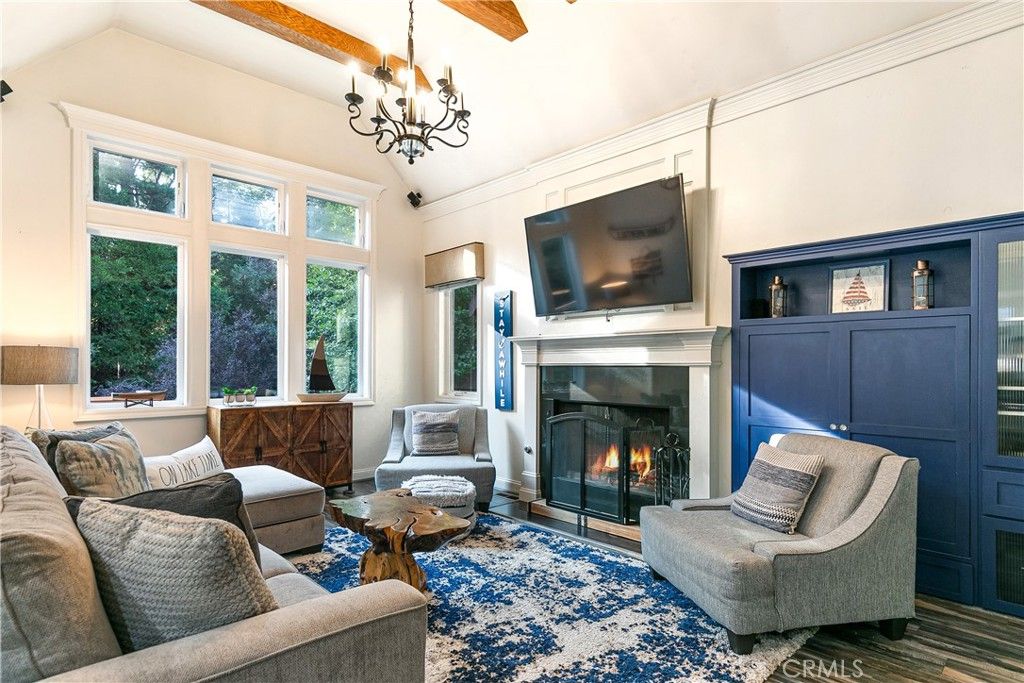 Image 2 of property listing at 343 Garden, Lake Arrowhead, CA 92352