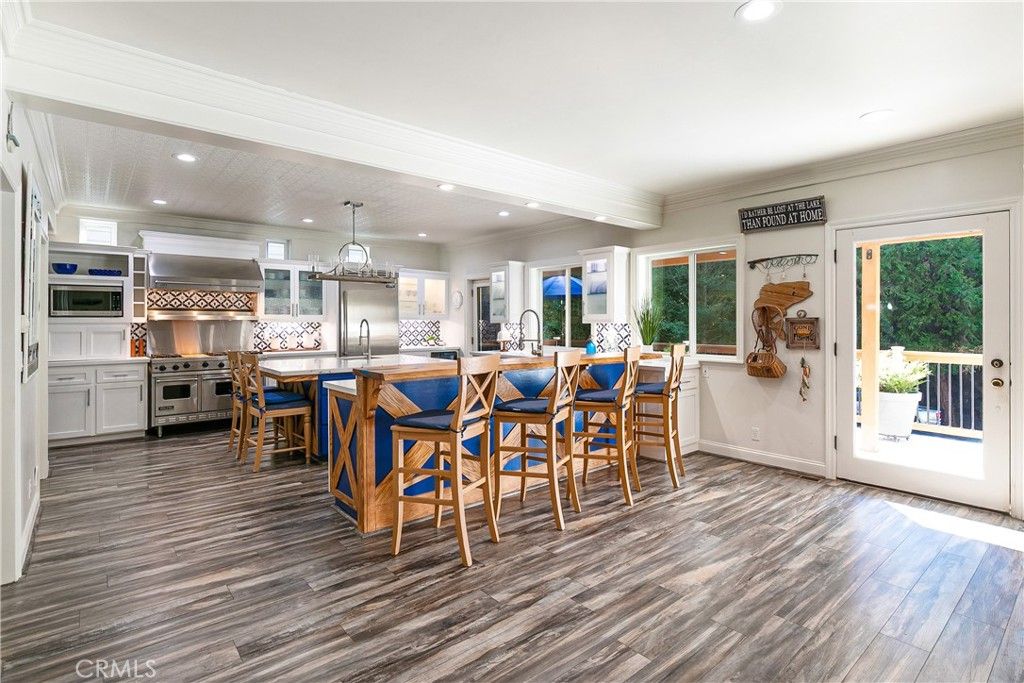 Image 4 of property listing at 343 Garden, Lake Arrowhead, CA 92352