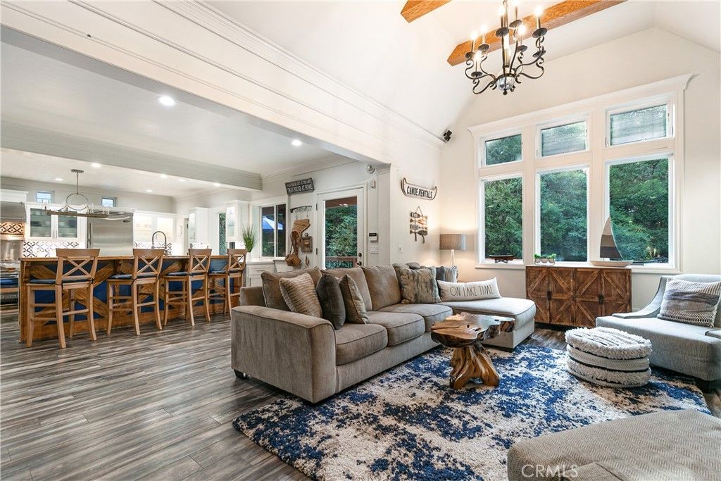 Image 5 of property listing at 343 Garden, Lake Arrowhead, CA 92352