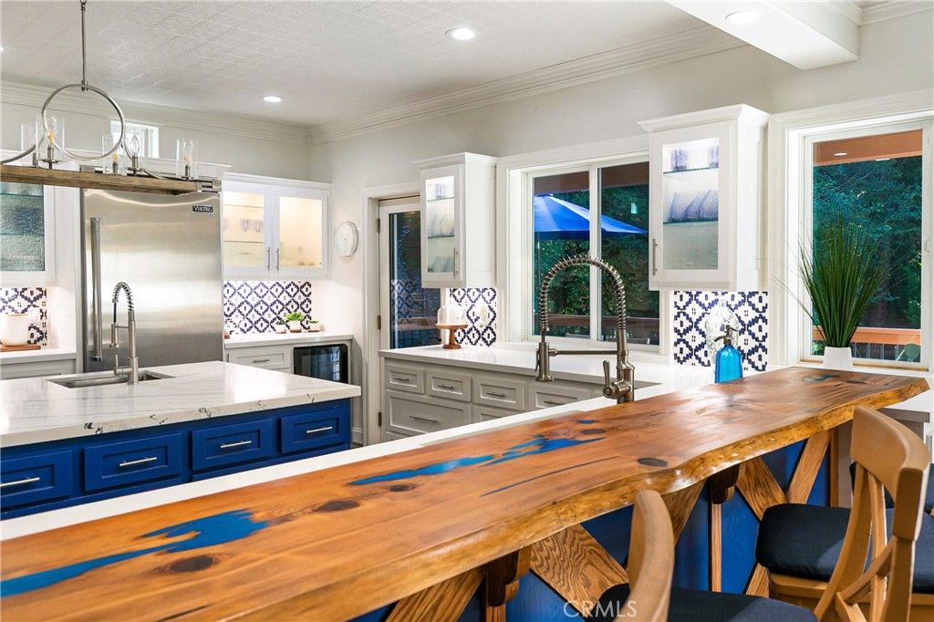 Image 8 of property listing at 343 Garden, Lake Arrowhead, CA 92352