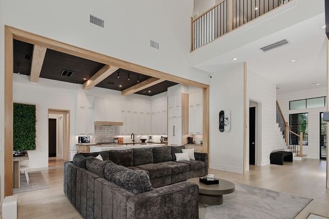 425 N Copa Palm Loop, Montgomery, TX 77316