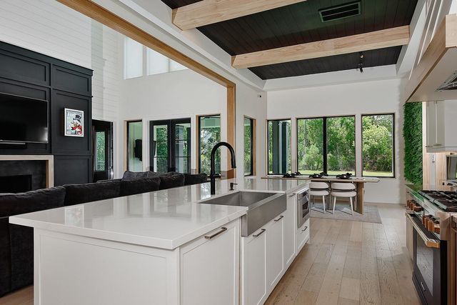 425 N Copa Palm Loop, Montgomery, TX 77316