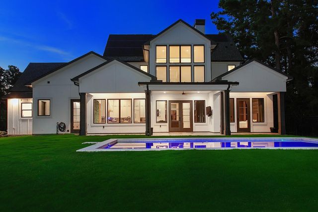 425 N Copa Palm Loop, Montgomery, TX 77316