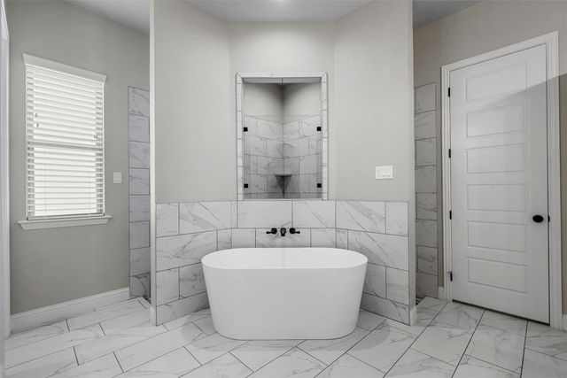 1012 Alicia Court, Weatherford, TX 76087