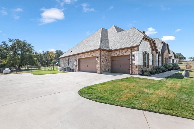 1012 Alicia Court, Weatherford, TX 76087