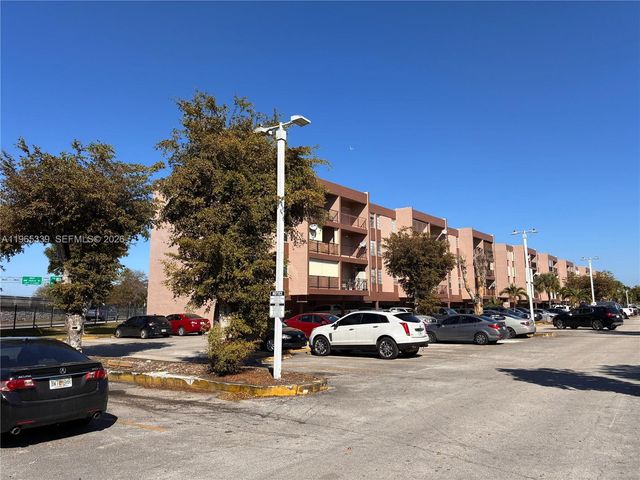 1900 W 68th Street G103, Hialeah, FL 33014