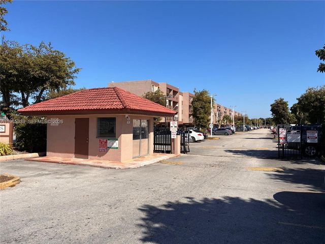 1900 W 68th Street G103, Hialeah, FL 33014