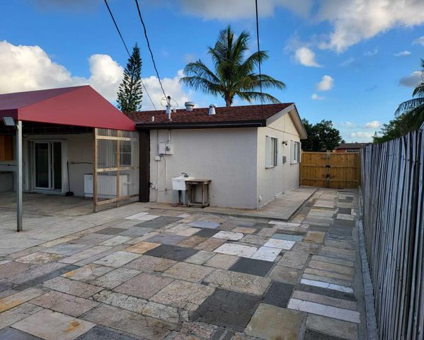 361 NW 42nd Street, Deerfield Beach, FL 33064