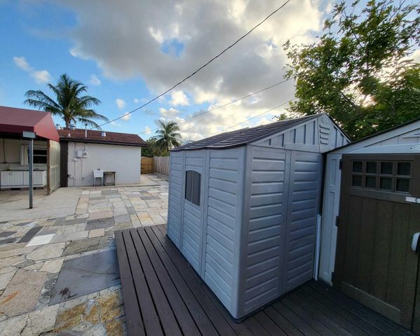 361 NW 42nd Street, Deerfield Beach, FL 33064