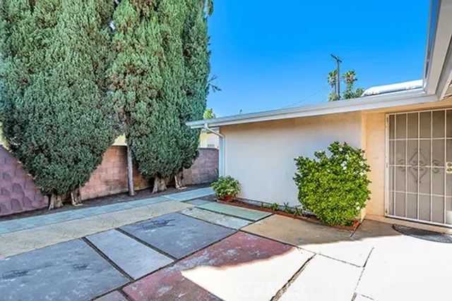 20553 Kittridge, Winnetka, CA 91306