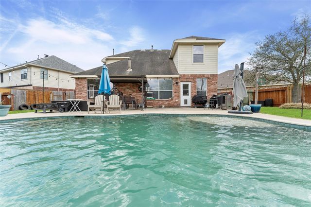 17806 Serene Shore Drive, Cypress, TX 77429