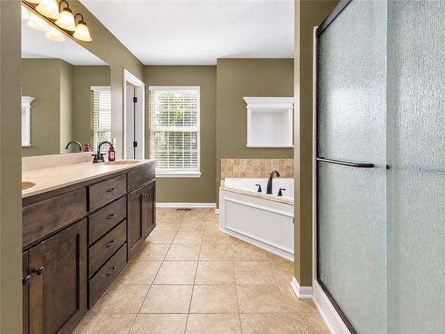 412 Duncan Drive, Liberty, MO 64068