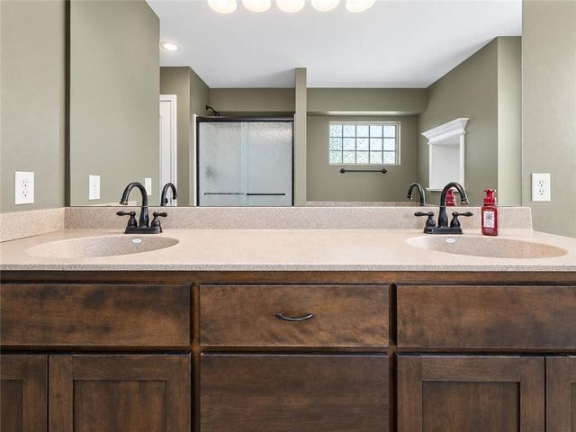 412 Duncan Drive, Liberty, MO 64068