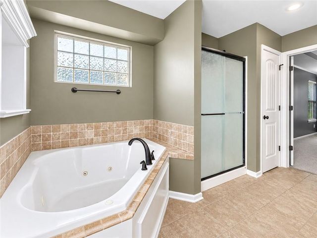 412 Duncan Drive, Liberty, MO 64068