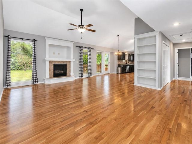 412 Duncan Drive, Liberty, MO 64068