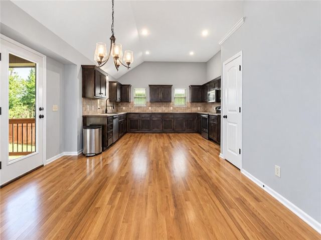 412 Duncan Drive, Liberty, MO 64068