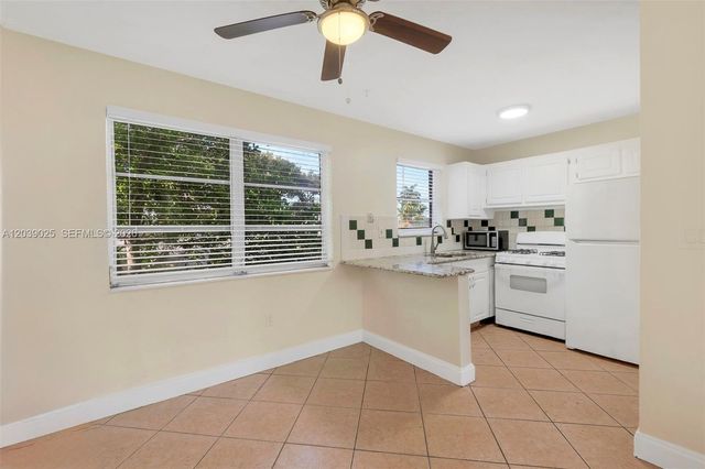 2211 NW 64th Ave, Sunrise, FL 33313