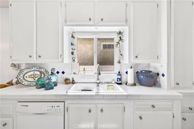 40 La Verne Avenue, Long Beach, CA 90803