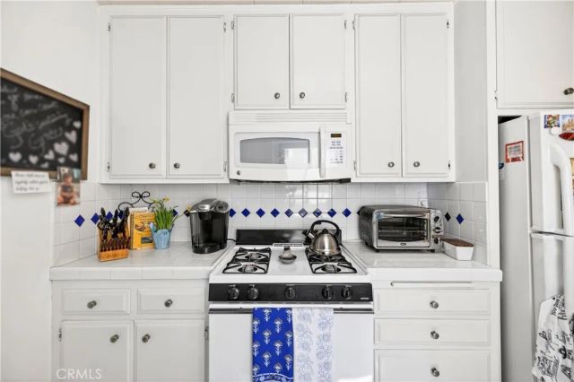 40 La Verne Avenue, Long Beach, CA 90803