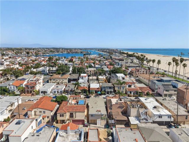 40 La Verne Avenue, Long Beach, CA 90803