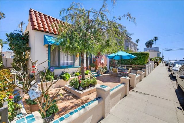 40 La Verne Avenue, Long Beach, CA 90803