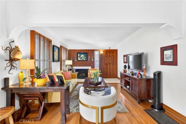 40 La Verne Avenue, Long Beach, CA 90803