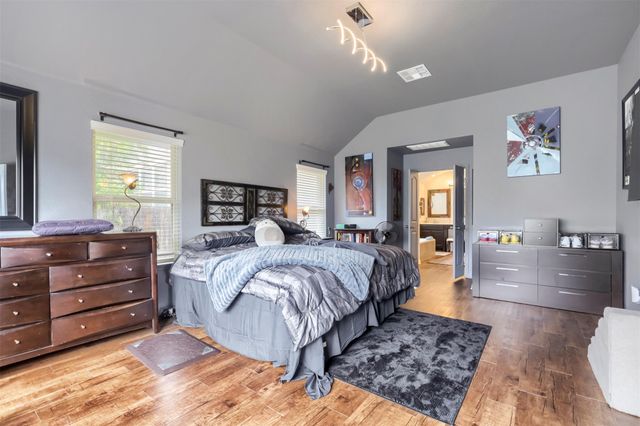 101 Lightcliff ST, Hutto, TX 78634