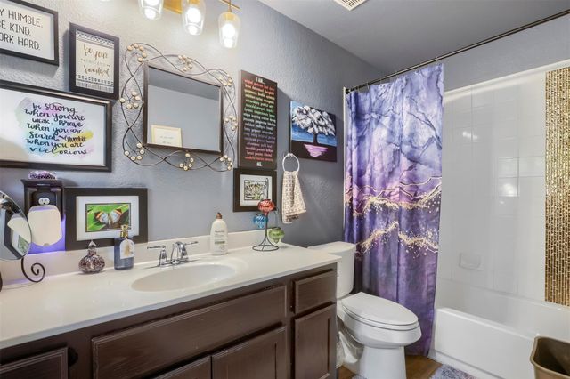 101 Lightcliff ST, Hutto, TX 78634