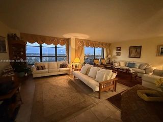 600 Three Islands Blvd 1004, Hallandale Beach, FL 33009