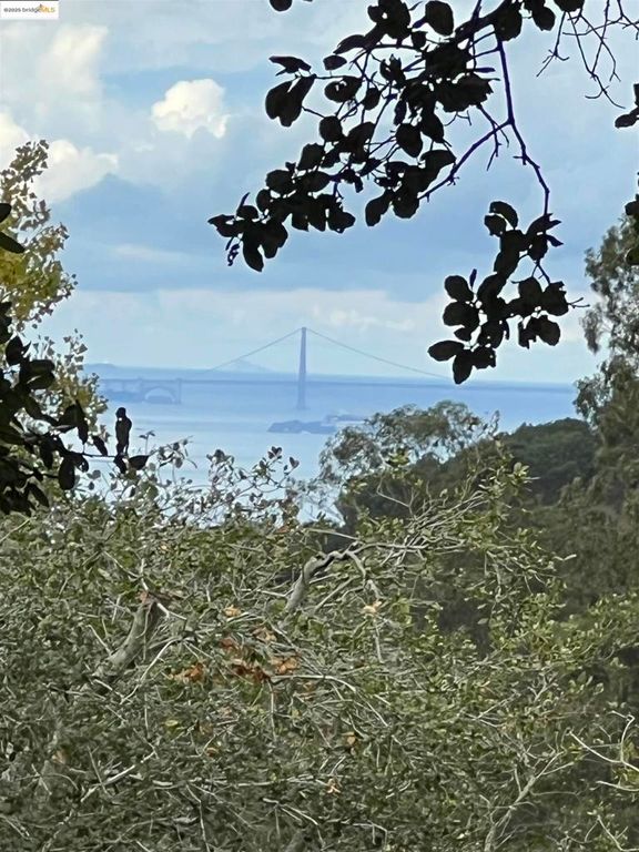 67 Gypsy Ln, Berkeley, CA 94705