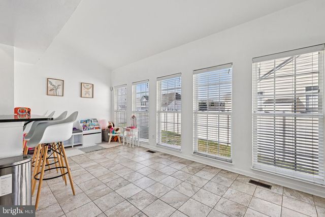 12232 PINEY LN, Remington, VA 22734