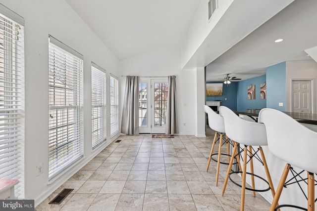 12232 PINEY LN, Remington, VA 22734