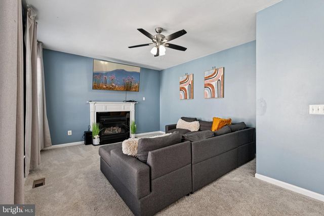 12232 PINEY LN, Remington, VA 22734