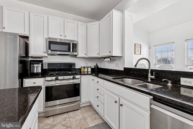 12232 PINEY LN, Remington, VA 22734