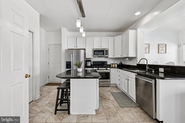 12232 PINEY LN, Remington, VA 22734