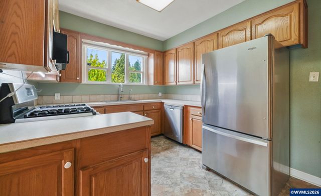 1350 NW Springhill Dr, Albany, OR 97321