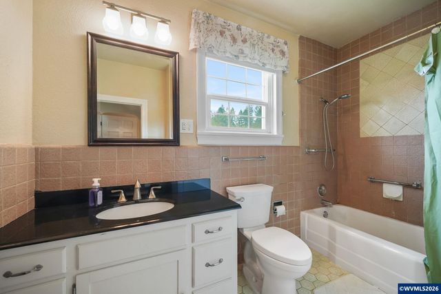 1350 NW Springhill Dr, Albany, OR 97321