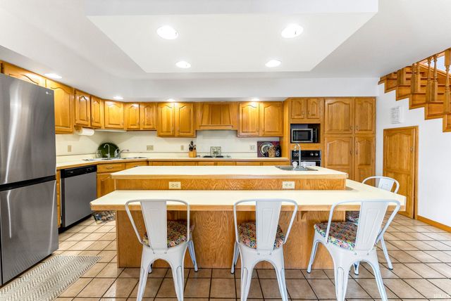 2405 W Sycamore Beach Road, Angola, IN 46703