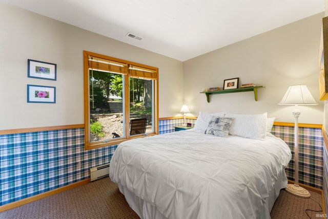 2405 W Sycamore Beach Road, Angola, IN 46703