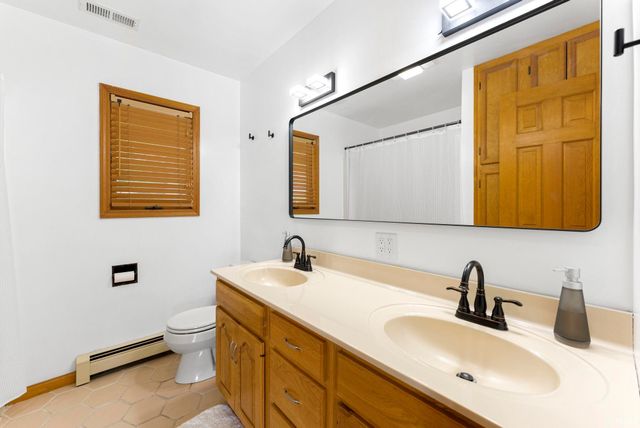 2405 W Sycamore Beach Road, Angola, IN 46703