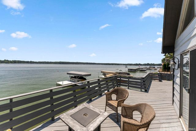 2405 W Sycamore Beach Road, Angola, IN 46703