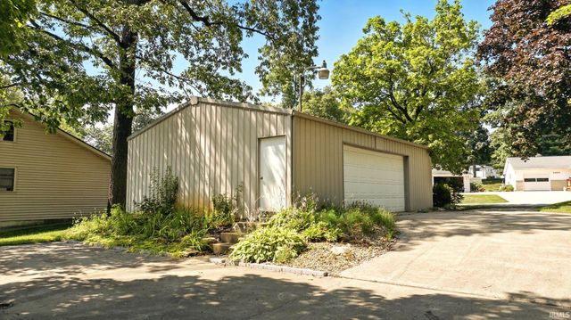 2405 W Sycamore Beach Road, Angola, IN 46703