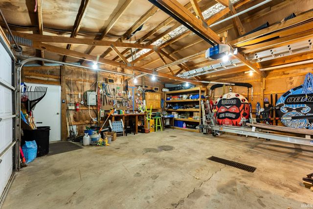 2405 W Sycamore Beach Road, Angola, IN 46703